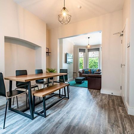 Pass The Keys Beautiful 4Br Restored Red Brick Cafes And Park Belfast Bagian luar foto