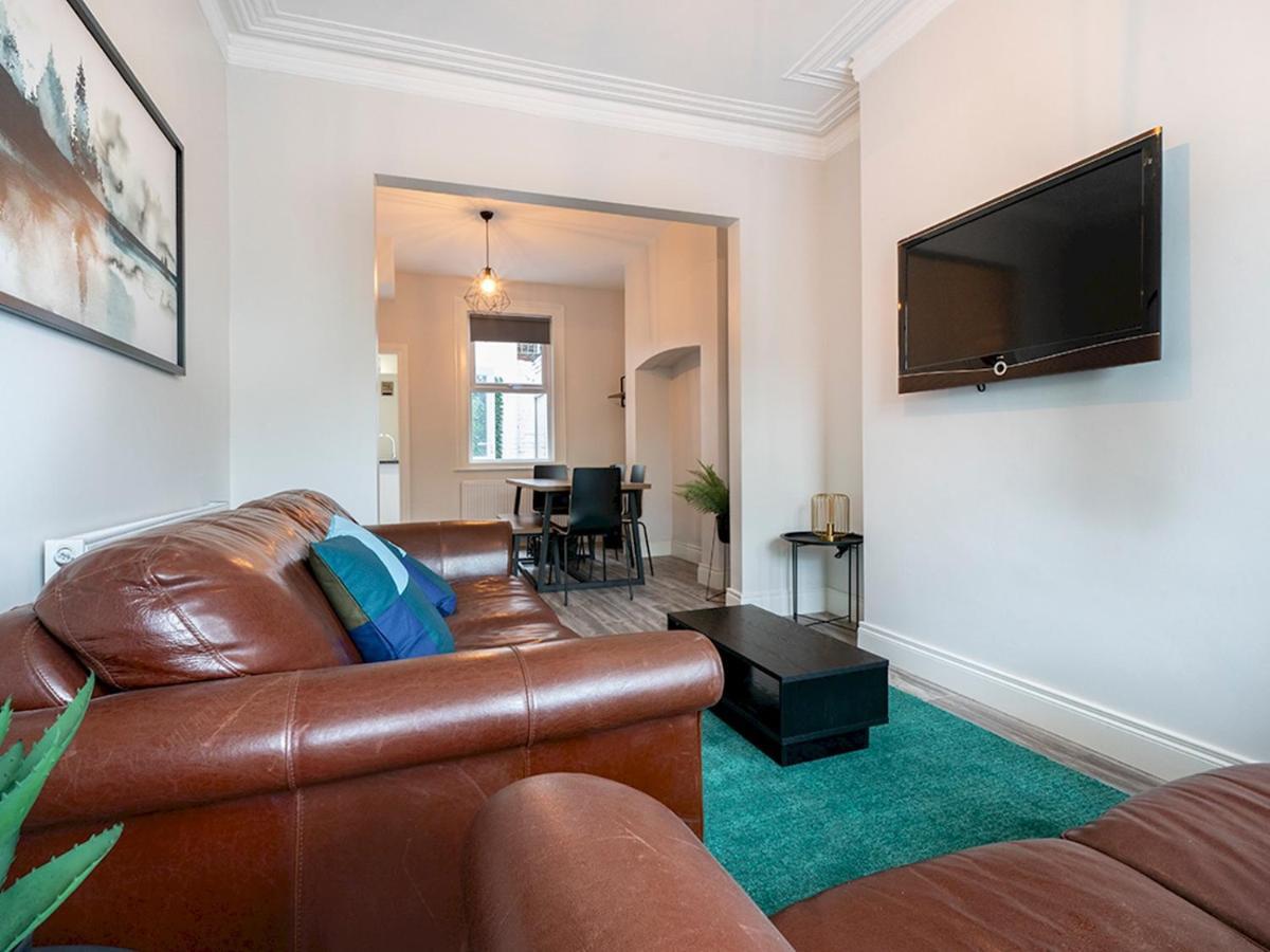 Pass The Keys Beautiful 4Br Restored Red Brick Cafes And Park Belfast Bagian luar foto
