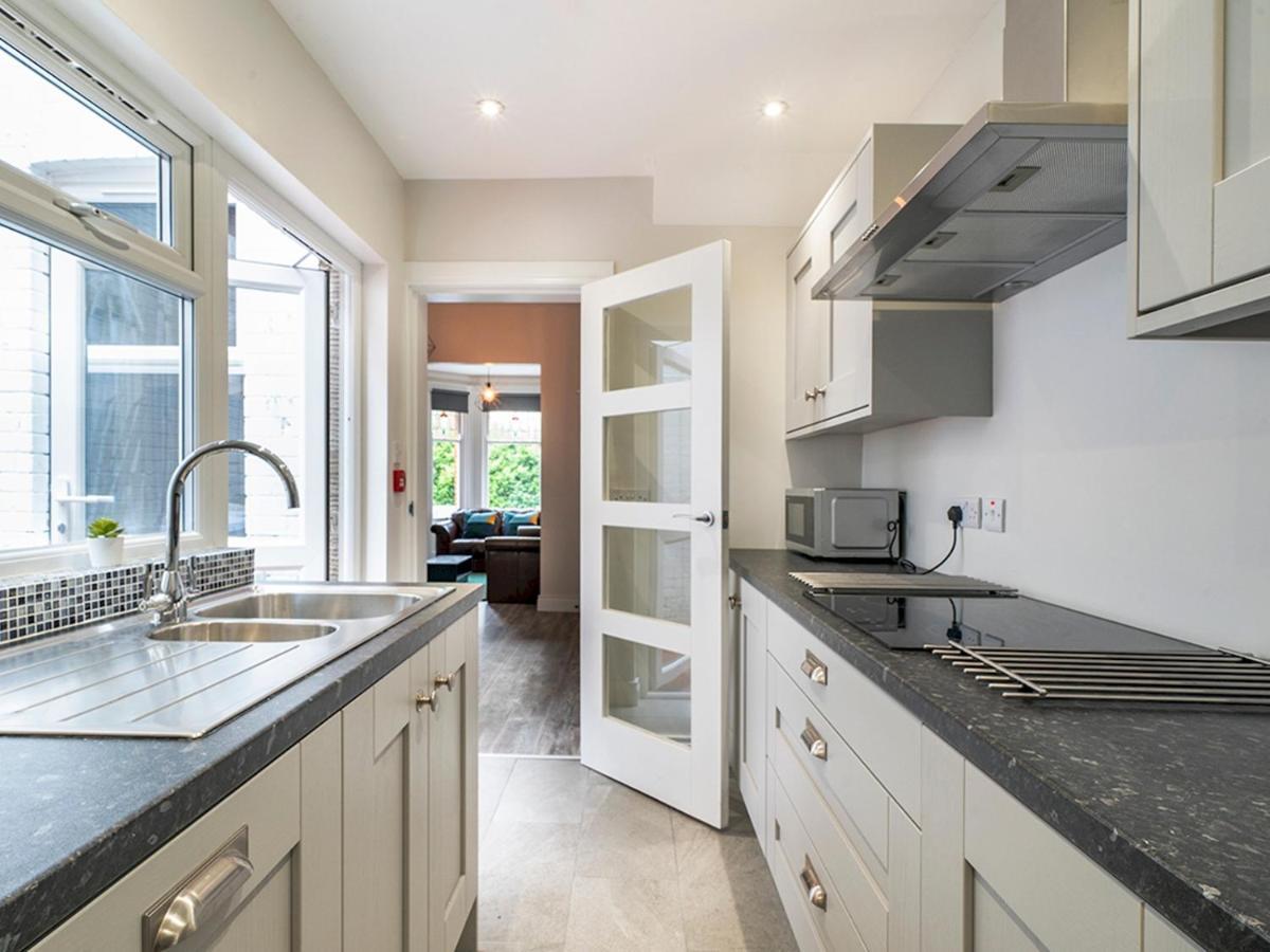 Pass The Keys Beautiful 4Br Restored Red Brick Cafes And Park Belfast Bagian luar foto
