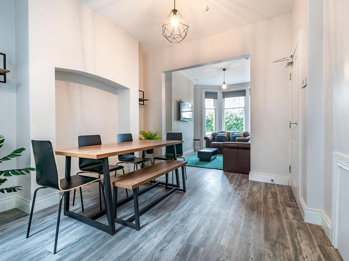 Pass The Keys Beautiful 4Br Restored Red Brick Cafes And Park Belfast Bagian luar foto