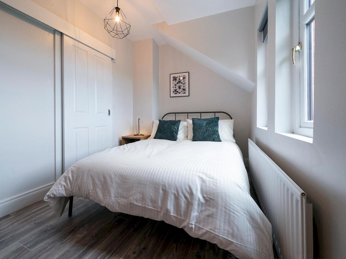 Pass The Keys Beautiful 4Br Restored Red Brick Cafes And Park Belfast Bagian luar foto