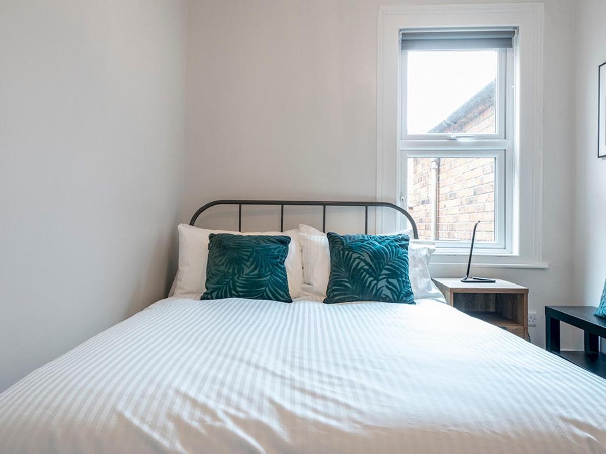 Pass The Keys Beautiful 4Br Restored Red Brick Cafes And Park Belfast Bagian luar foto