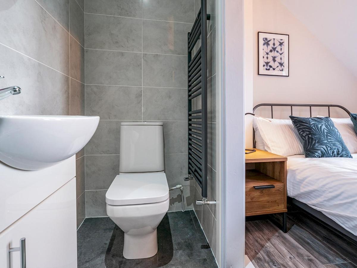 Pass The Keys Beautiful 4Br Restored Red Brick Cafes And Park Belfast Bagian luar foto