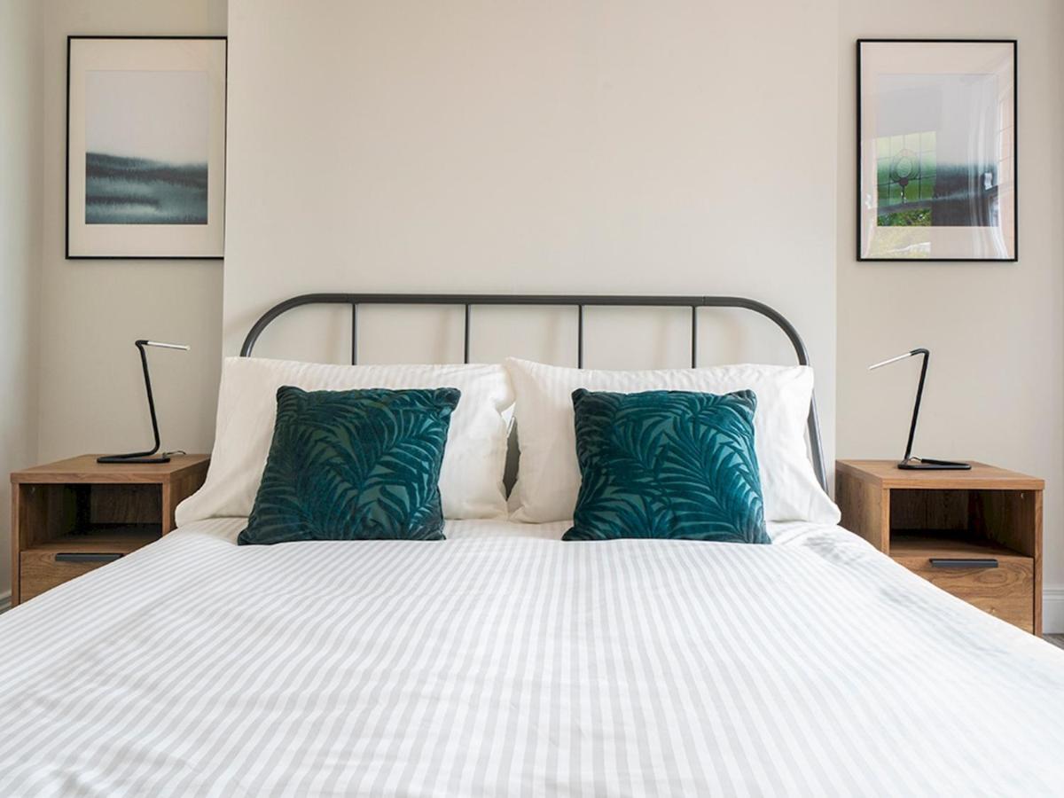Pass The Keys Beautiful 4Br Restored Red Brick Cafes And Park Belfast Bagian luar foto