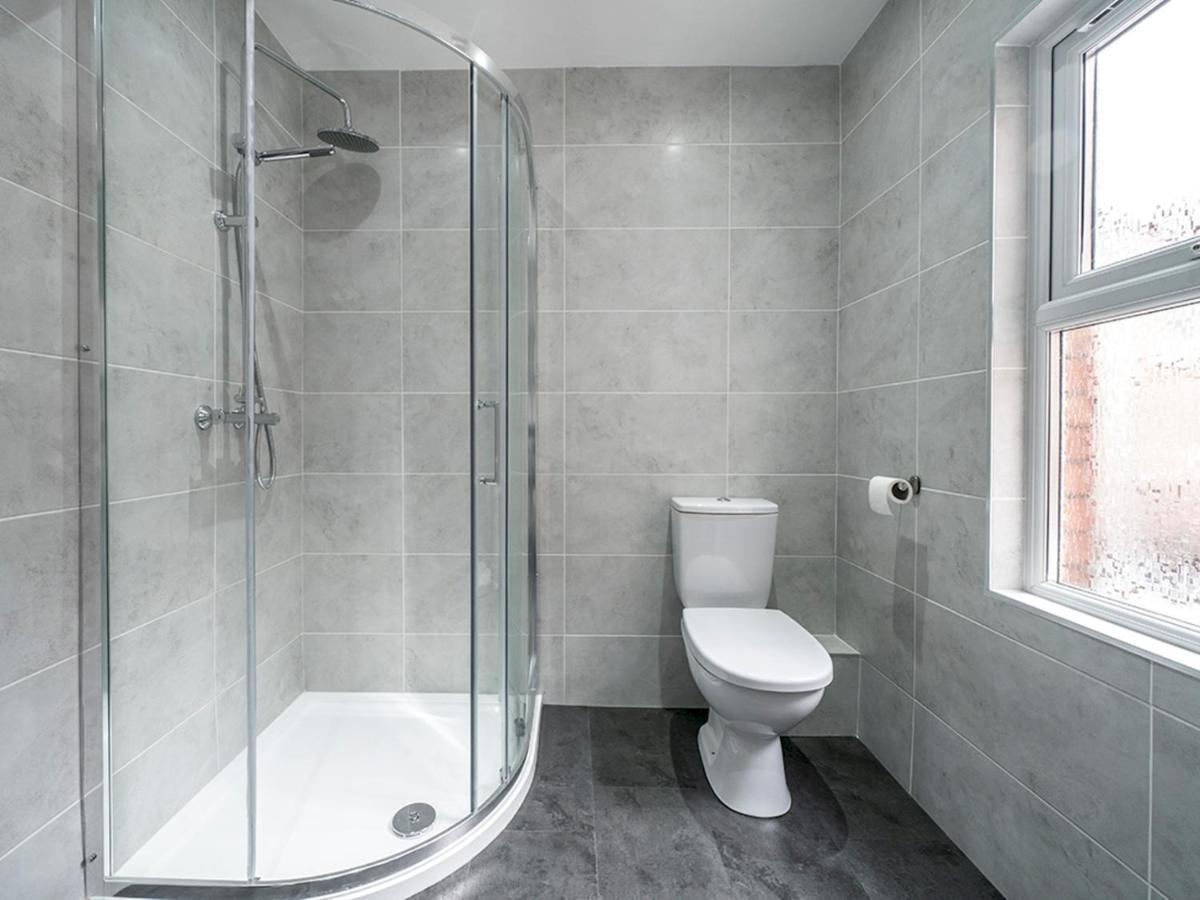 Pass The Keys Beautiful 4Br Restored Red Brick Cafes And Park Belfast Bagian luar foto